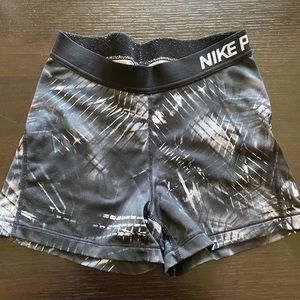 Women’s Nike Pro 3”